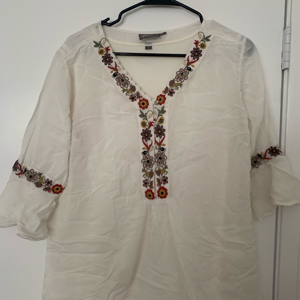 Gia Curves White Floral Embroidered Top